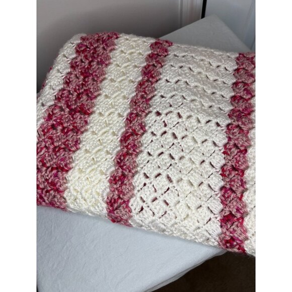 HANDMADE Crochet Baby Blanket White Pinks 100% Acrylic Caron Simply Soft Yarn - Picture 2 of 3